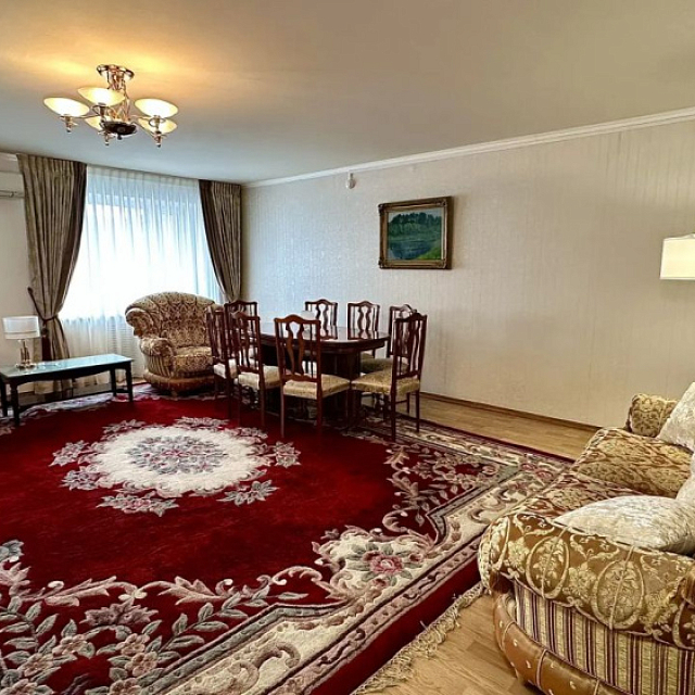 Посольский Люкс